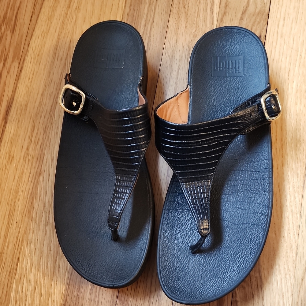 Fitflop Black Leather Sandals with Gold Buckle Sz 11